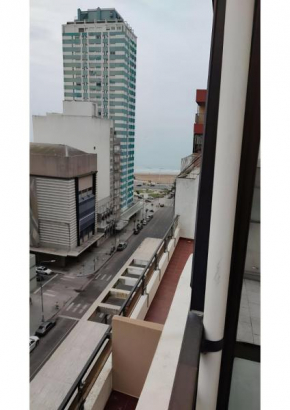 Edificio Valle - Av Luro Balcon a la calle